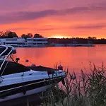 River View - Widok Na Wodę, Parking W Hali, Winda, 3pok I 5 łóżek, Klima, Netflix I Max, Centrum