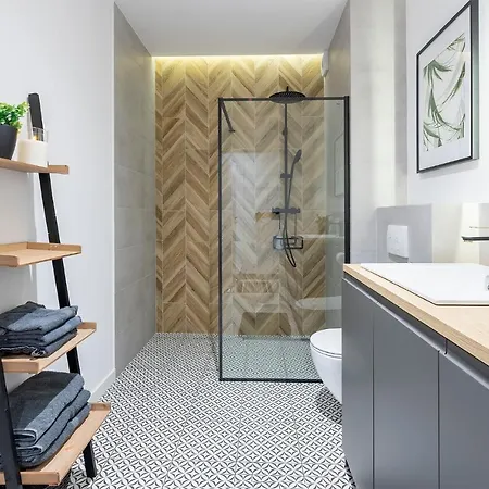 Apartmán River View - Widok Na Wode, Parking W Hali, Winda, 3pok I 5 Lozek, Klima, Netflix I Max, Centrum Iława