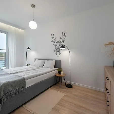 River View - Widok Na Wode, Parking W Hali, Winda, 3pok I 5 Lozek, Klima, Netflix I Max, Centrum Apartment