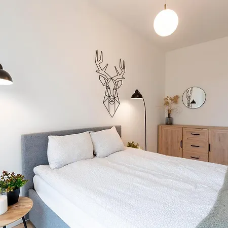 River View - Widok Na Wode, Parking W Hali, Winda, 3pok I 5 Lozek, Klima, Netflix I Max, Centrum Apartment *