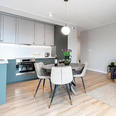 Apartment River View - Widok Na Wode, Parking W Hali, Winda, 3pok I 5 Lozek, Klima, Netflix I Max, Centrum