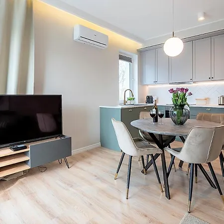 Apartment River View - Widok Na Wode, Parking W Hali, Winda, 3pok I 5 Lozek, Klima, Netflix I Max, Centrum